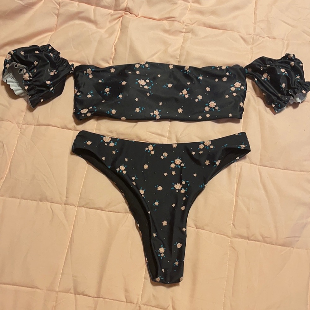 FLORAL OFF SHOULDER TWO PIECE SWIM